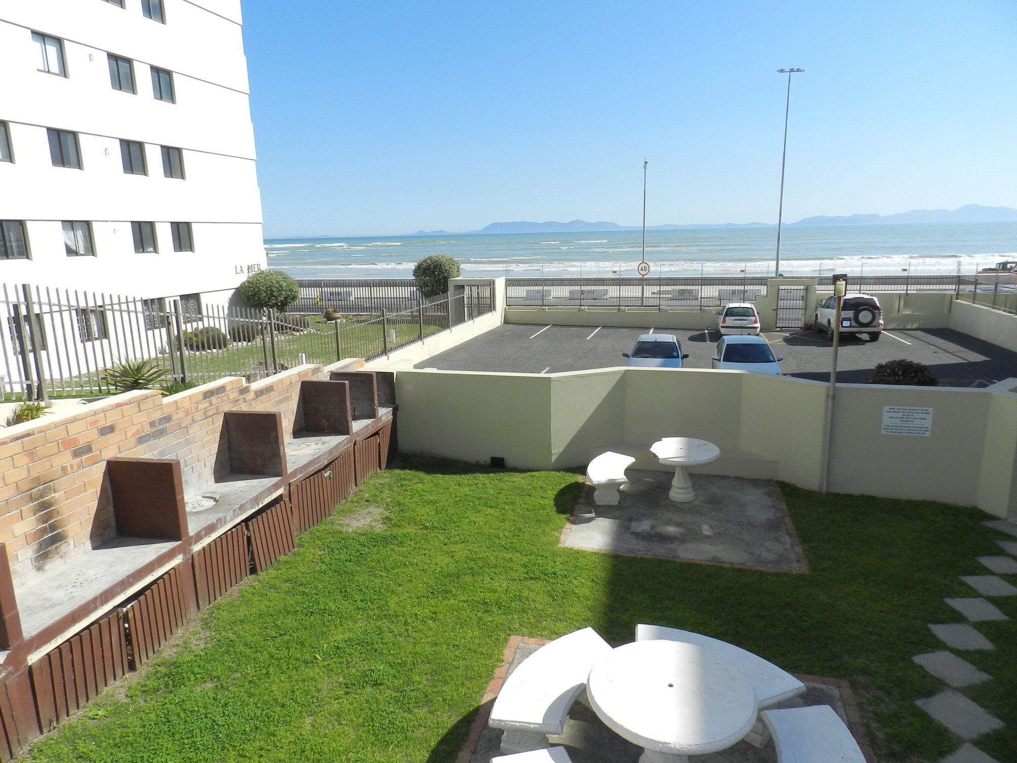Silver Lining Beach Apartment